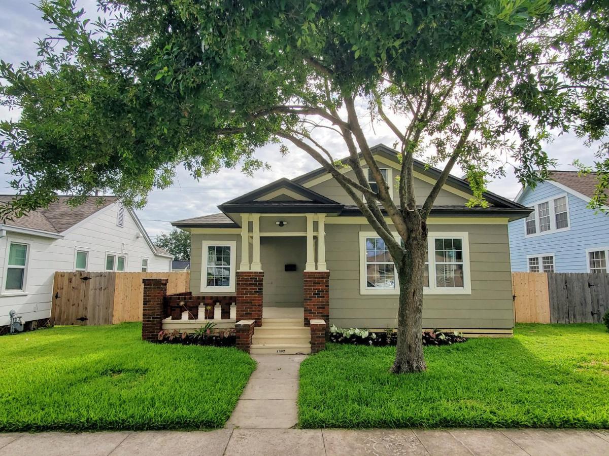 New! Fully Restored 1930S Beach Bungalow Galveston Exterior photo